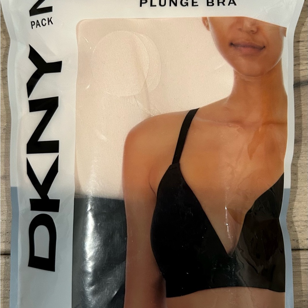 NEW DKNY Bra 2 pack - Black and Nude